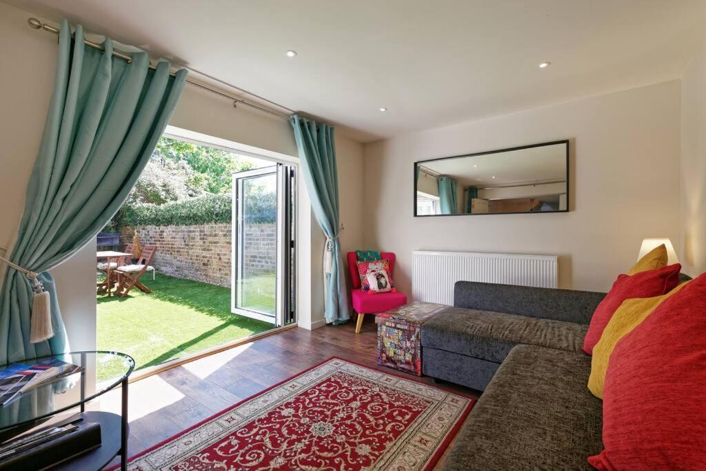 Garden Oasis Holiday home *